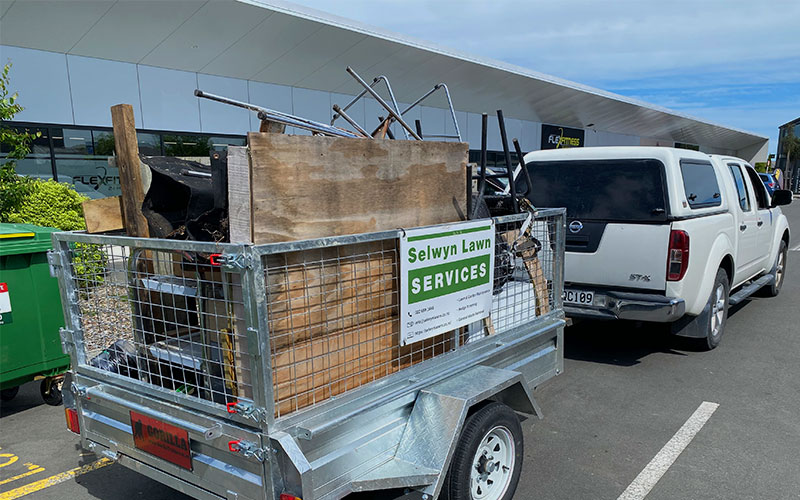 Selwyn Lawn Services. Small local team providing affordable commercial lawn mowing & weed-eating services, plus waste removal. Small and large sized commercial sections and properties. Servicing the Christchurch region.