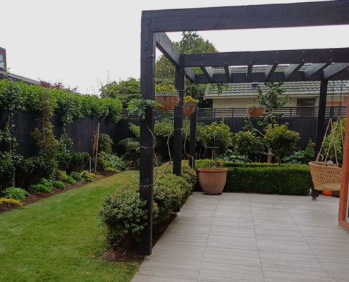 Selwyn Lawn Services. Small local team providing affordable residential and commercial lawn mowing, gardening, and weed-eating services, plus waste removal. Small and large sized residential and commercial sections. Servicing the Christchurch region.